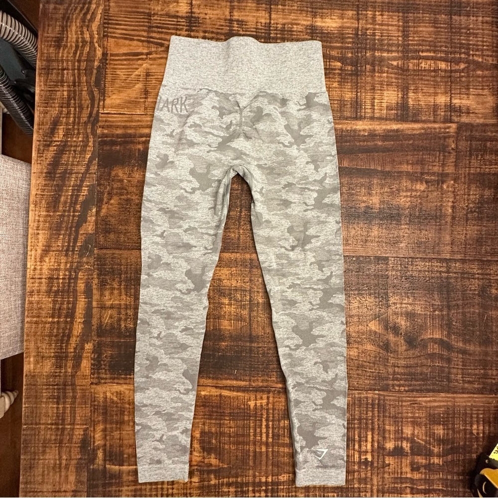 NWOT- Gymshark Adapt Seamlesss Camo Leggings. - Picture 6 of 7